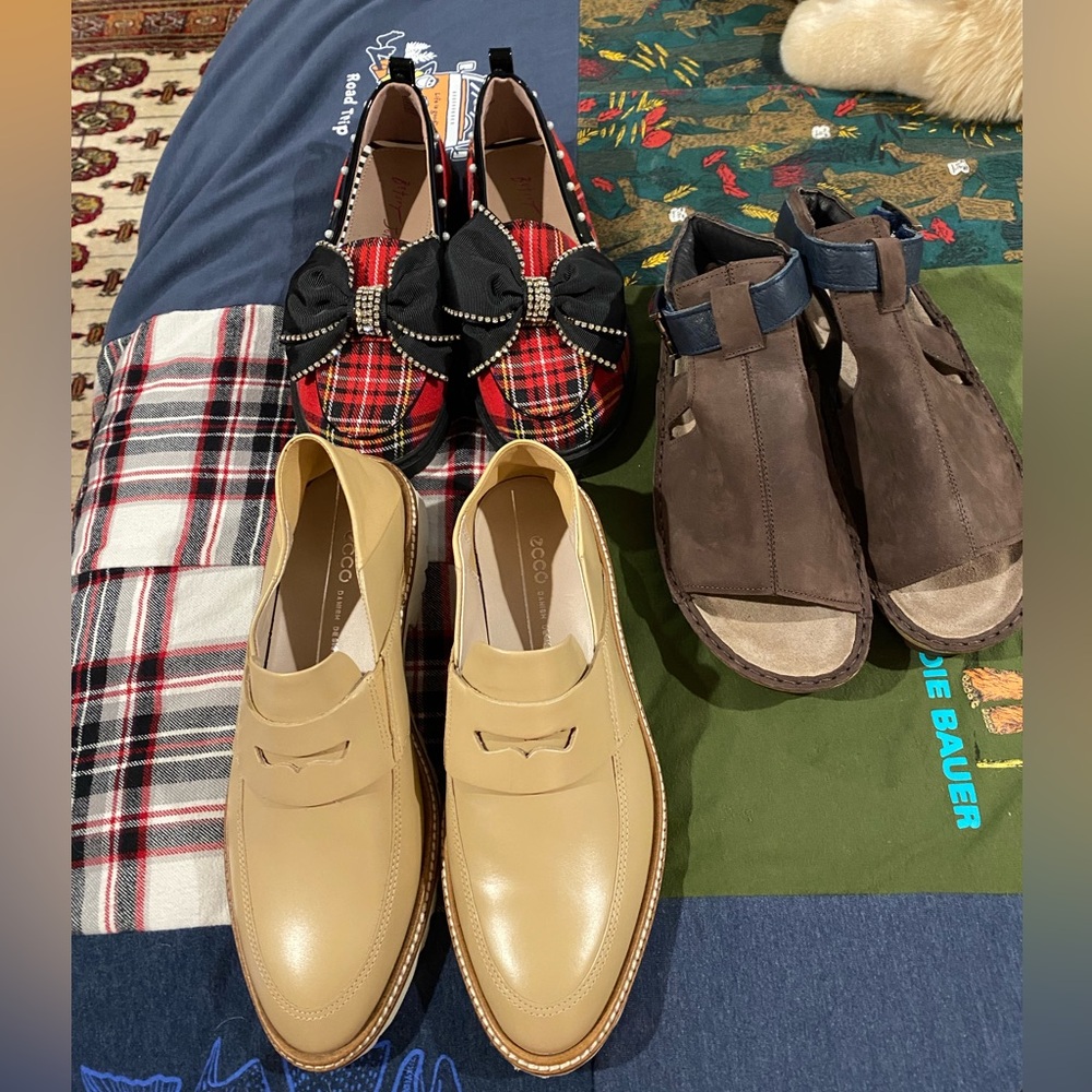 3 pr new shoes size 35/5Ecco /BJohnson/Naot